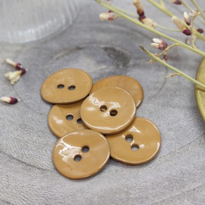 Atelier Brunette - Glossy Buttons -helmiäisnapit - Ochre